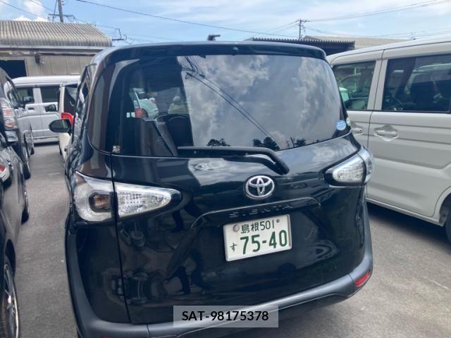 Toyota SIENTA 2016-07 7359832-4