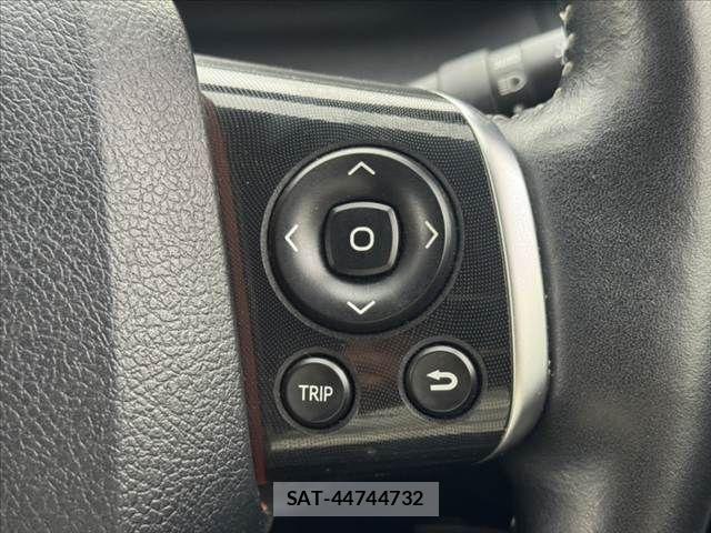 Toyota SIENTA 2019-06 7359827-26