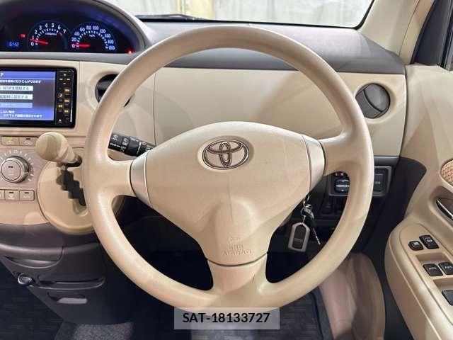 Toyota SIENTA 2012-04 7359833-9