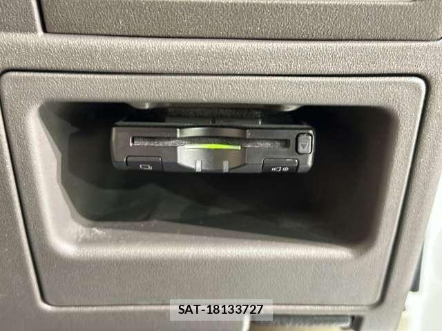 Toyota SIENTA 2012-04 7359833-13