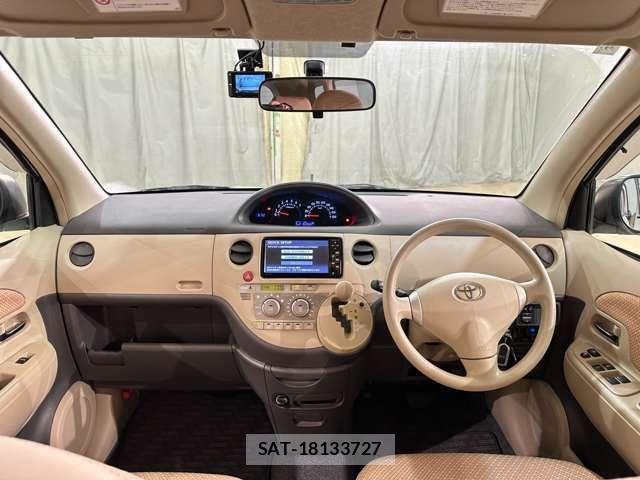 Toyota SIENTA 2012-04 7359833-15