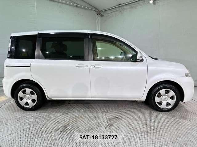 Toyota SIENTA 2012-04 7359833-3