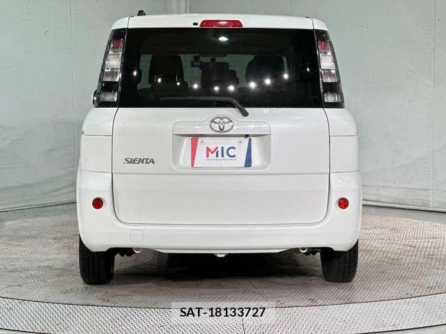 Toyota SIENTA 2012-04 7359833-5