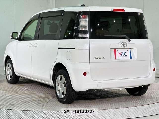 Toyota SIENTA 2012-04 7359833-6