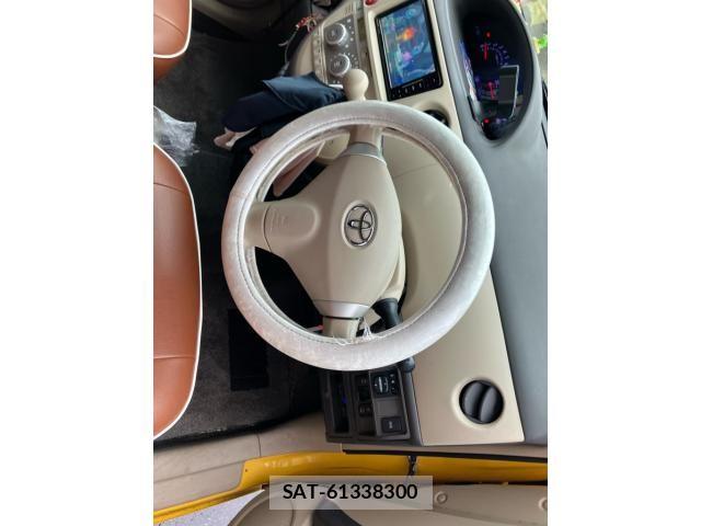 Toyota SIENTA 2011-09 7359834-14