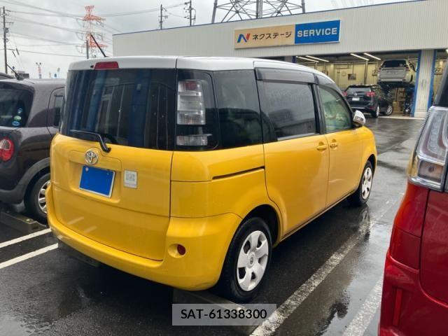 Toyota SIENTA 2011-09 7359834-2