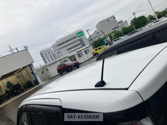 Toyota SIENTA 2011-09 7359834-4
