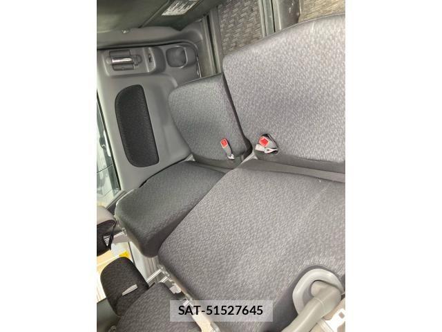 Toyota SIENTA 2015-02 7359831-10