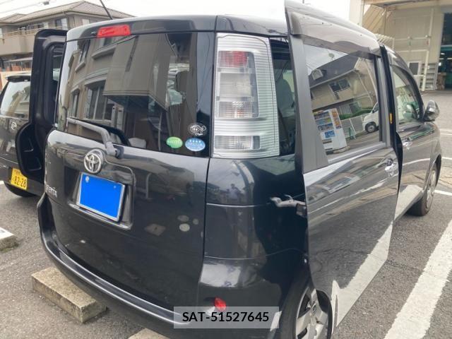 Toyota SIENTA 2015-02 7359831-3