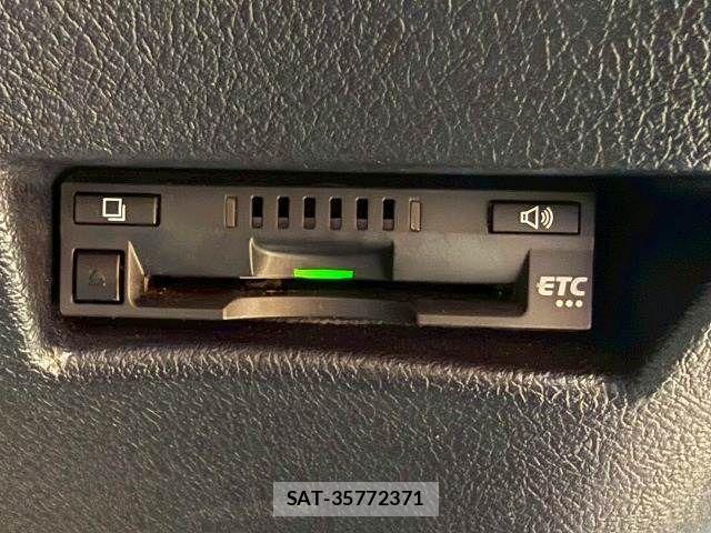 Toyota SIENTA 2019-08 7359829-6