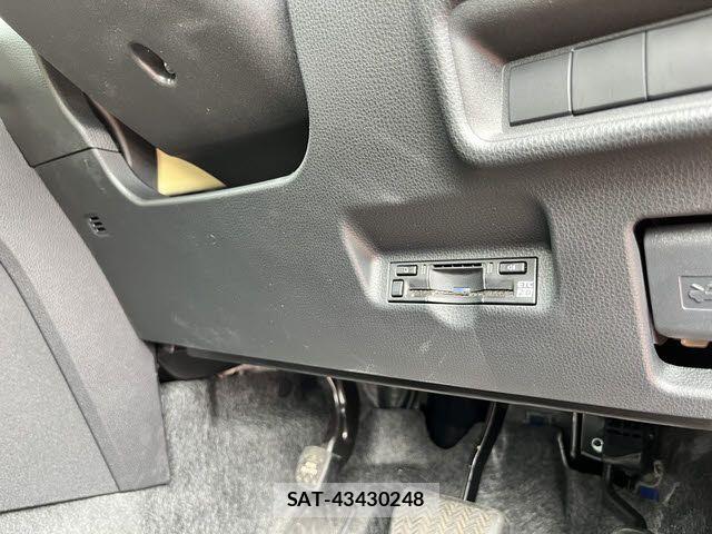Toyota SIENTA 2025-03 7359818-15