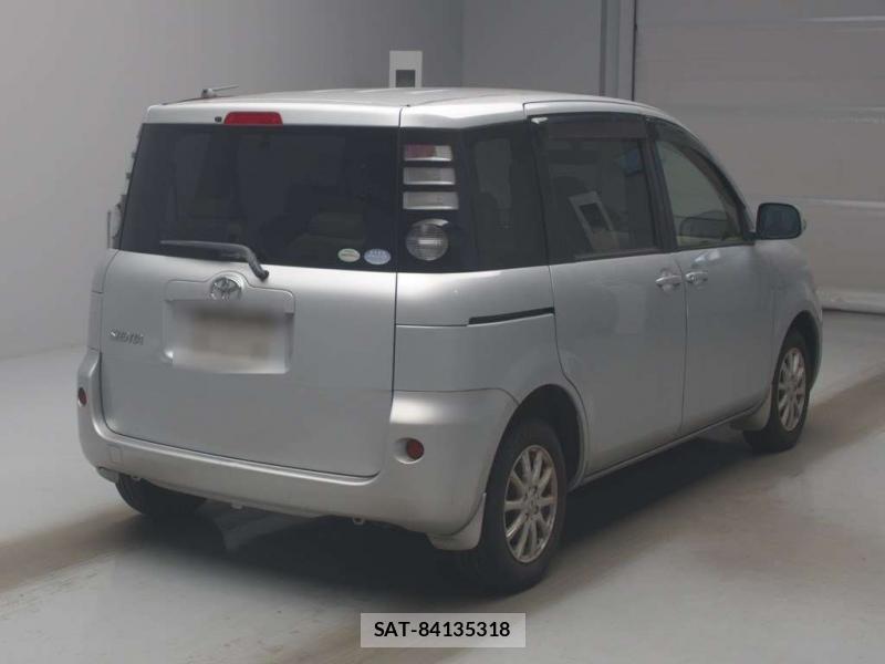 Toyota SIENTA 2010-03 7367373-1