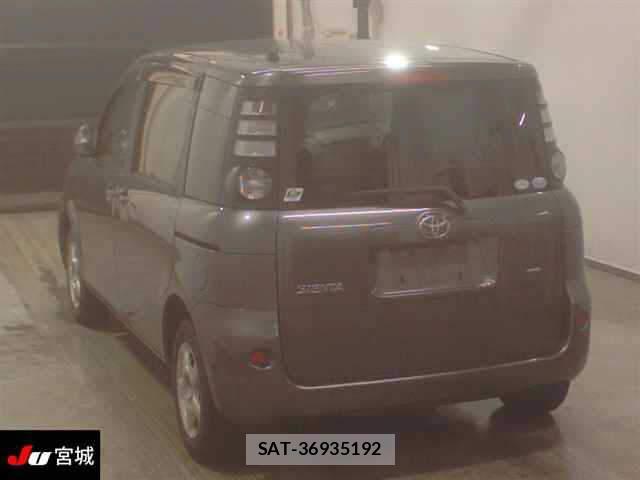 Toyota SIENTA 2010-03 7348066-1