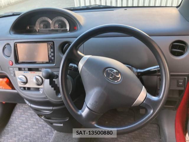 Toyota SIENTA 2012-03 7394078-9