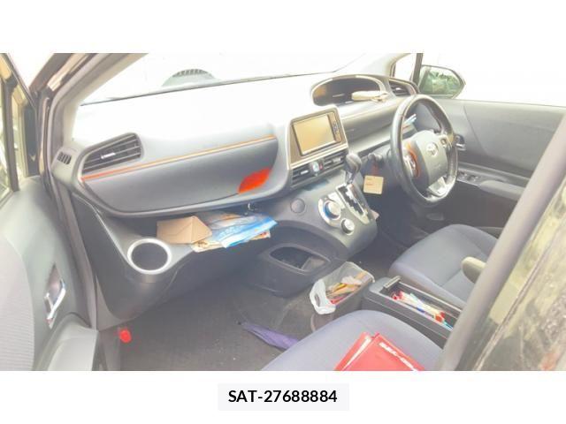 Toyota SIENTA 2017-08 7394071-14