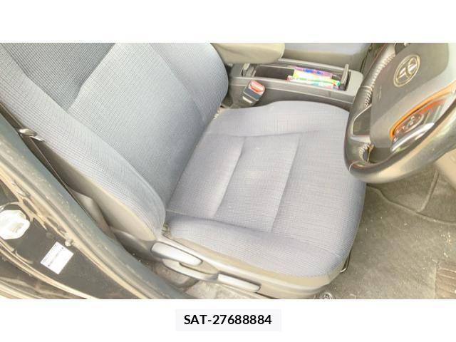 Toyota SIENTA 2017-08 7394071-6