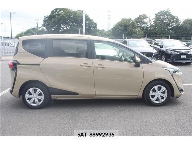 Toyota SIENTA 2019-10 7394067-7