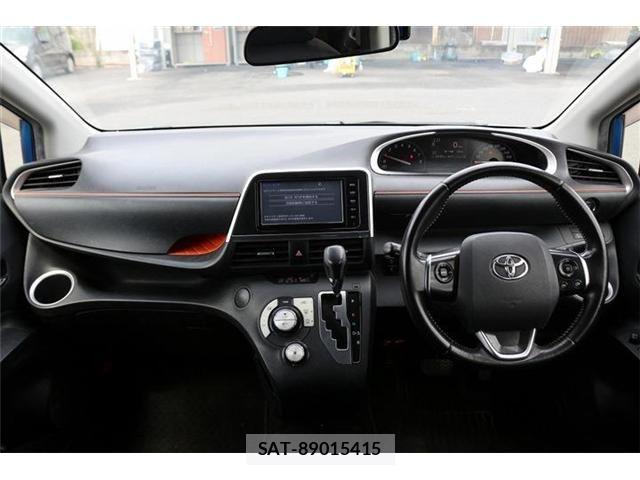 Toyota SIENTA 2016-10 7394070-18