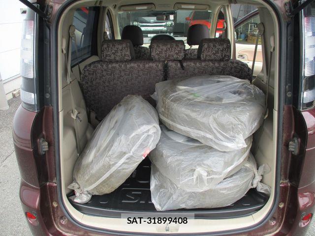 Toyota SIENTA 2012-02 7394072-15