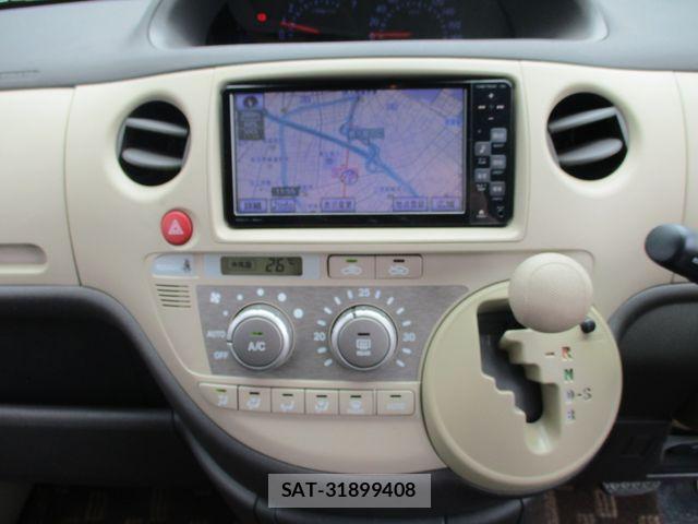 Toyota SIENTA 2012-02 7394072-16