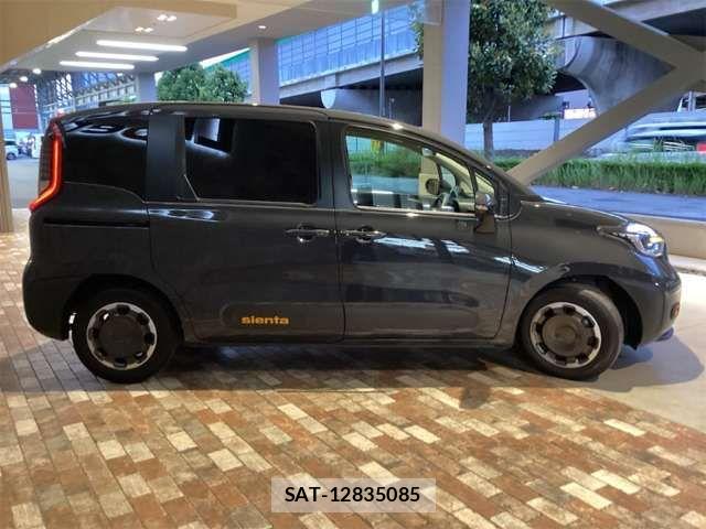 Toyota SIENTA 2025-03 7457728-9