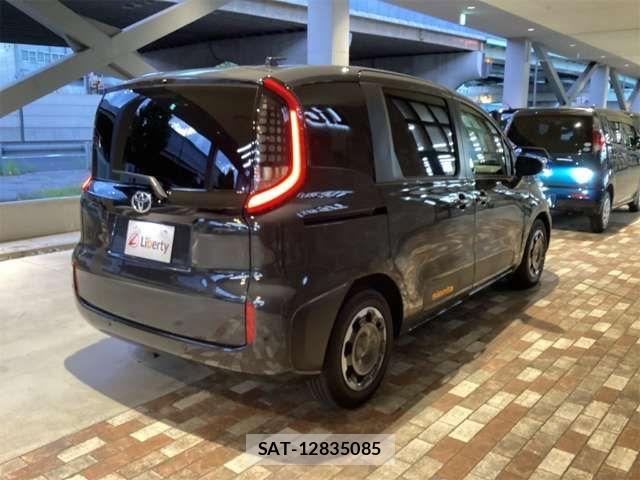 Toyota SIENTA 2025-03 7457728-10