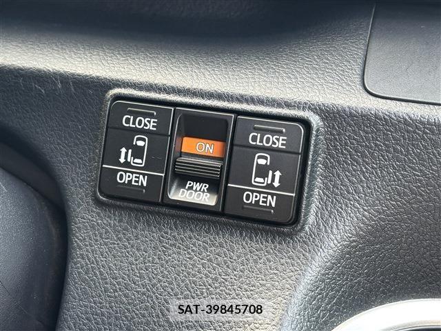 Toyota SIENTA 2022-03 7457733-13