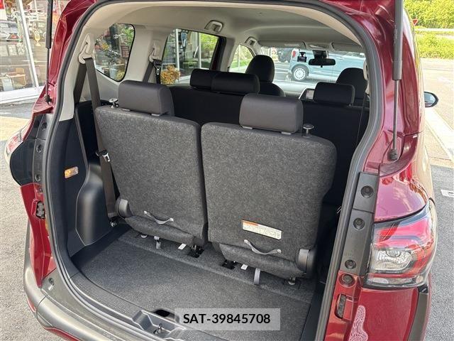 Toyota SIENTA 2022-03 7457733-18