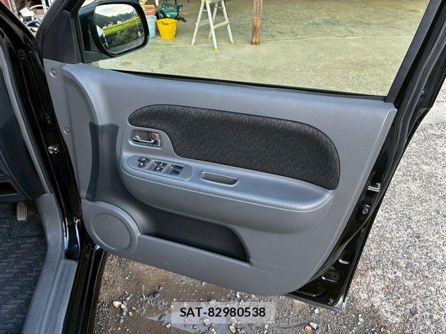 Toyota SIENTA 2013-12 7457773-17