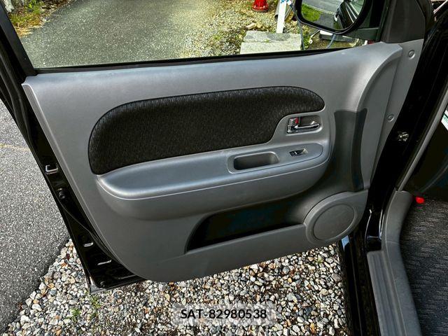 Toyota SIENTA 2013-12 7457773-18