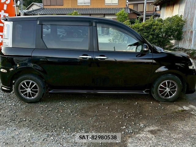 Toyota SIENTA 2013-12 7457773-3
