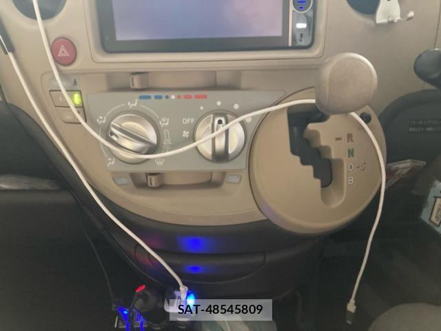 Toyota SIENTA 2006-03 7457776-18