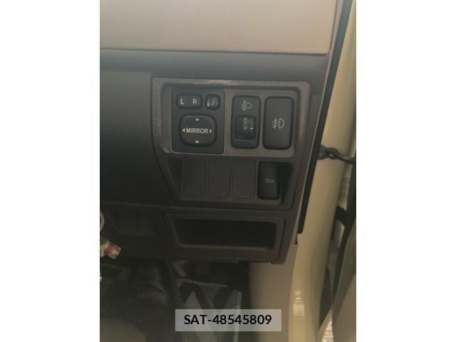 Toyota SIENTA 2006-03 7457776-20
