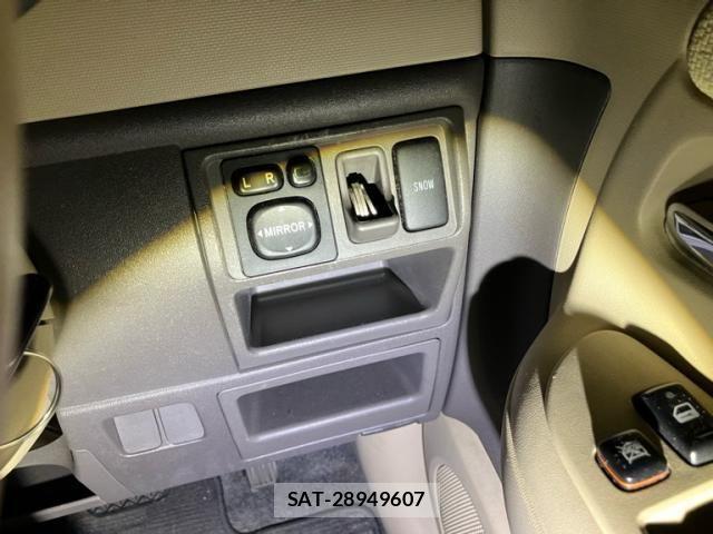 Toyota SIENTA 2003-11 7457783-14