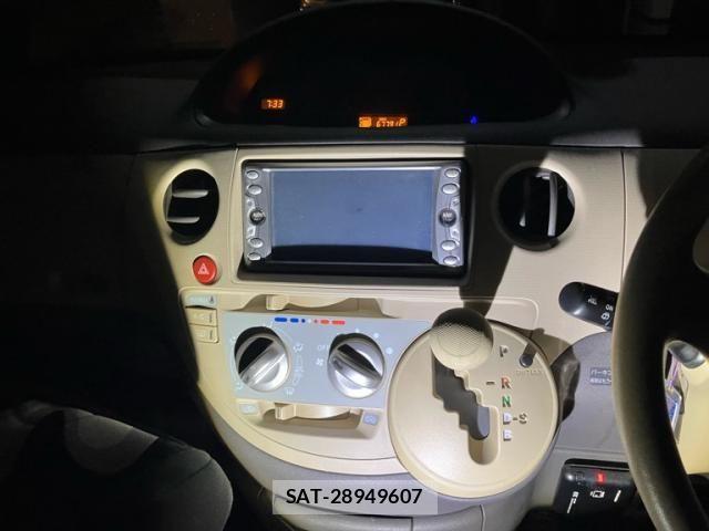 Toyota SIENTA 2003-11 7457783-15