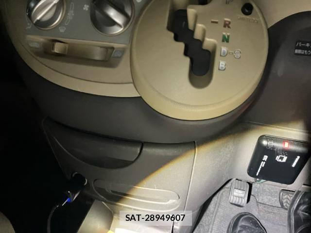 Toyota SIENTA 2003-11 7457783-17