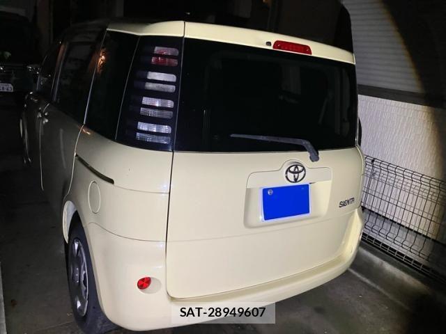 Toyota SIENTA 2003-11 7457783-1
