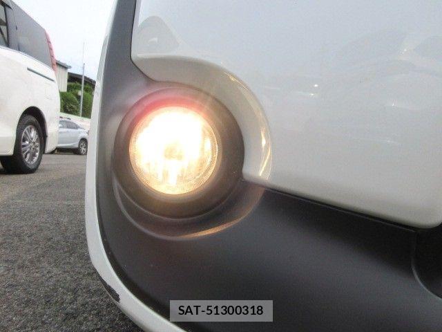 Toyota SIENTA 2018-05 7457746-25