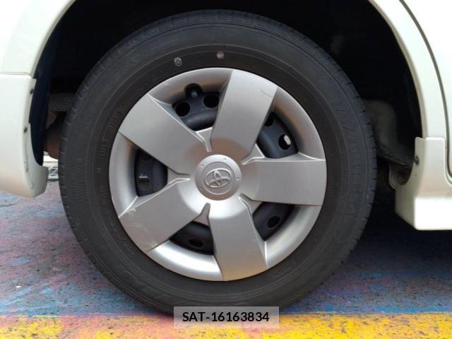 Toyota SIENTA 2014-05 7457768-11