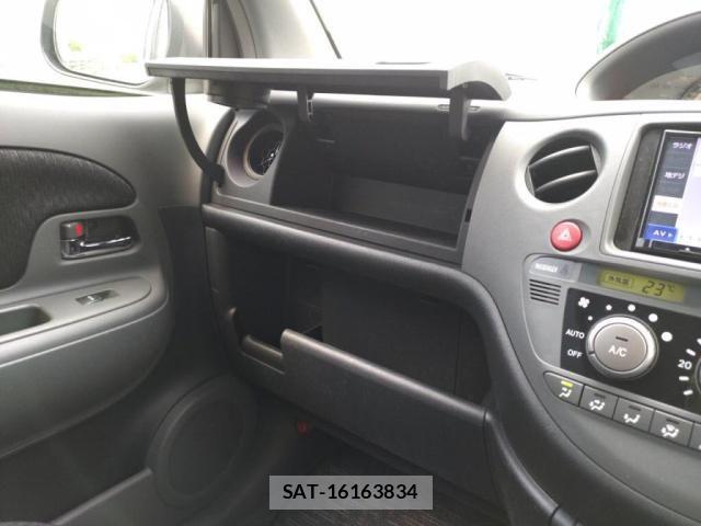 Toyota SIENTA 2014-05 7457768-13