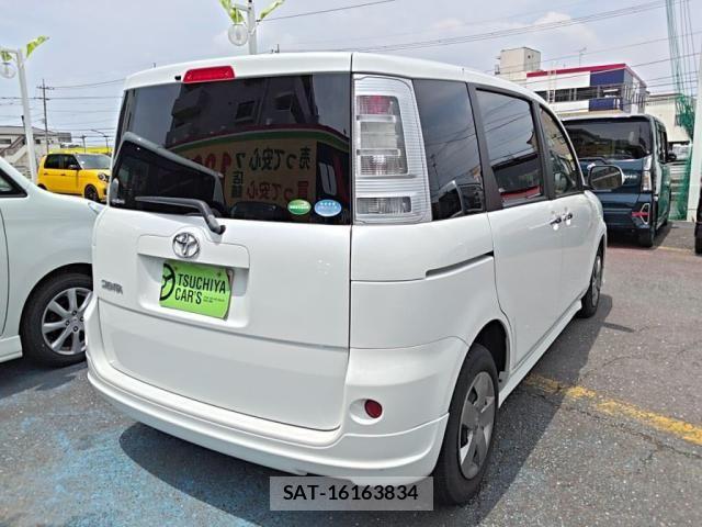 Toyota SIENTA 2014-05 7457768-1