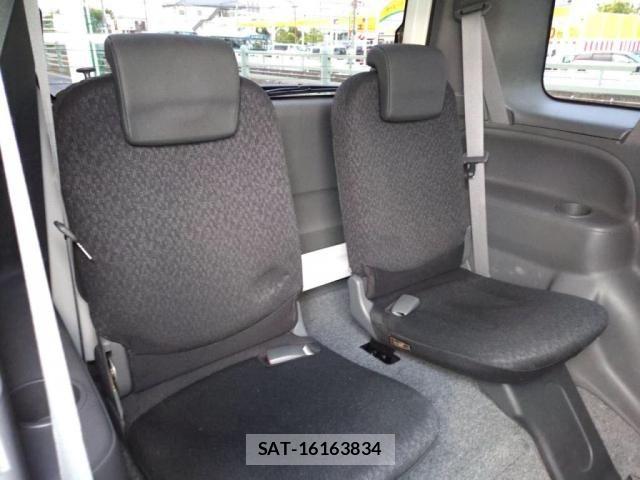 Toyota SIENTA 2014-05 7457768-23