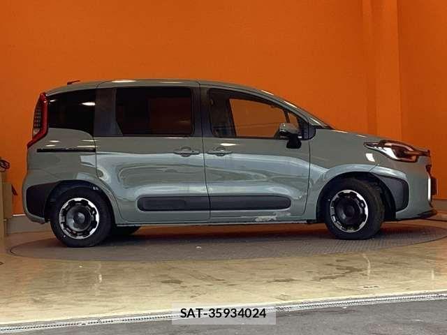Toyota SIENTA 2025-02 7457722-11