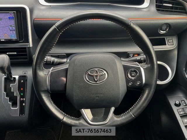 Toyota SIENTA 2018-02 7457757-11