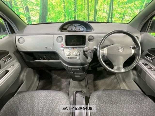 Toyota SIENTA 2012-02 7457770-1