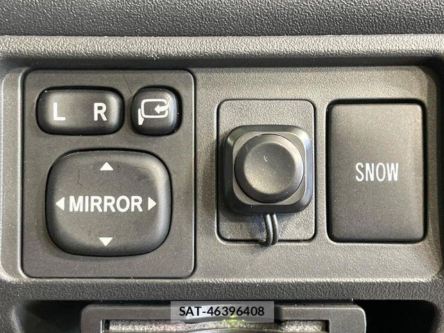 Toyota SIENTA 2012-02 7457770-4