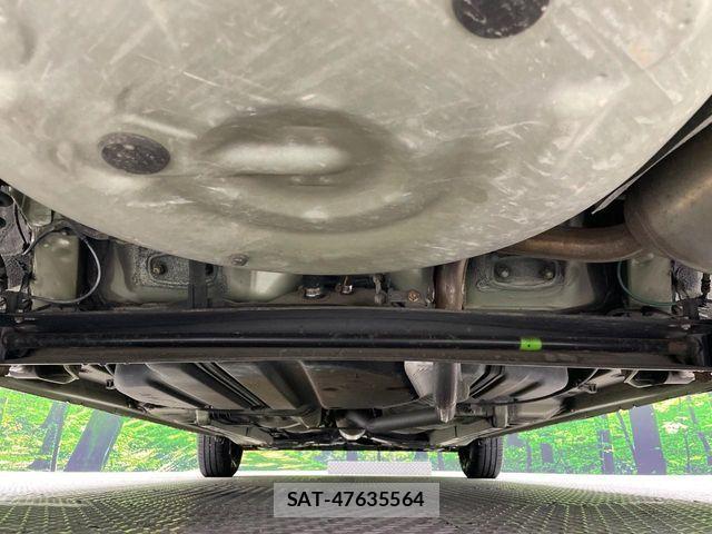 Toyota SIENTA 2011-09 7457771-19