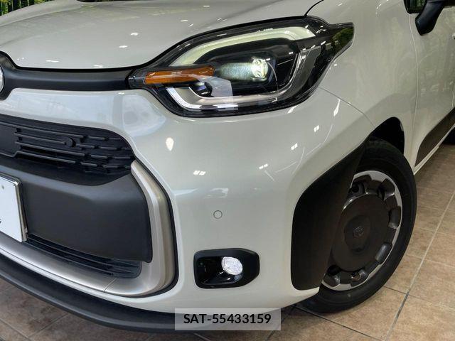 Toyota SIENTA 2022-09 7457726-12