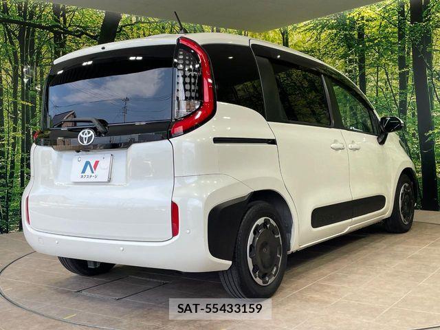 Toyota SIENTA 2022-09 7457726-17
