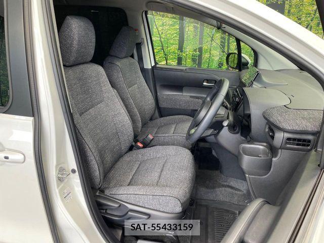 Toyota SIENTA 2022-09 7457726-7